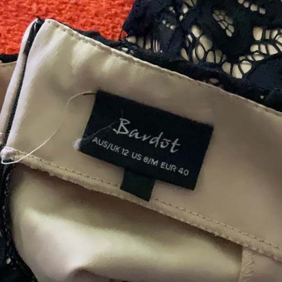 Bardot lace short - Picture 6 of 7